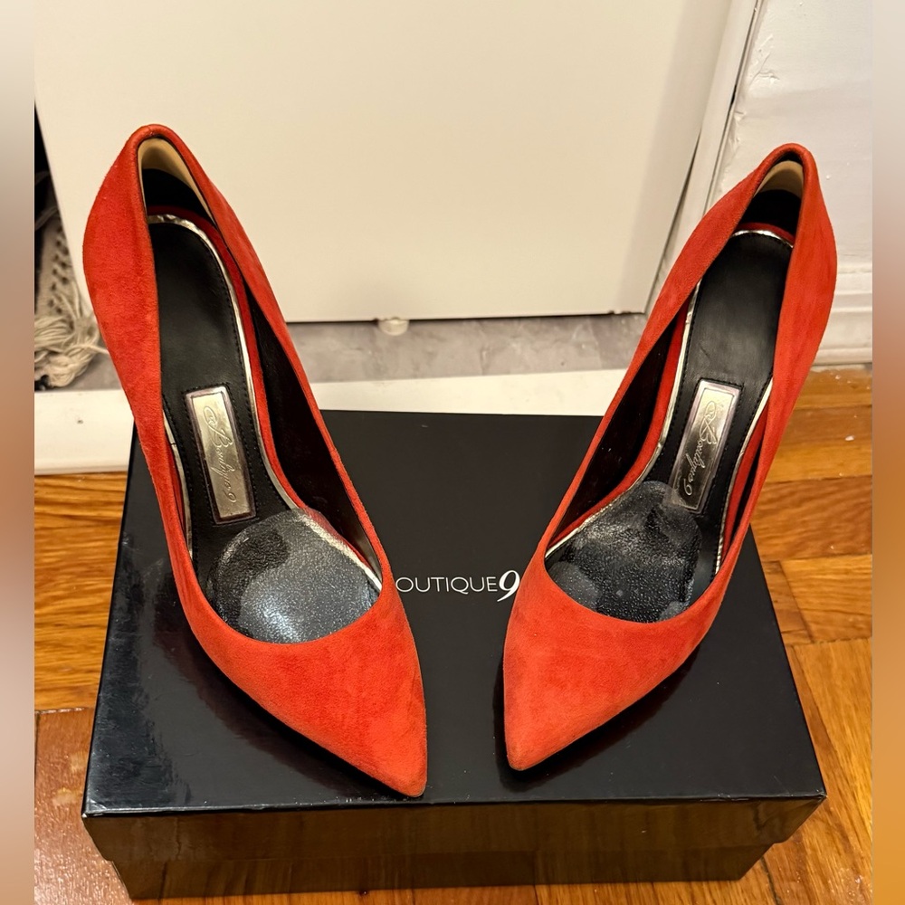 Boutique 9 Vibrant Red Suede Heels